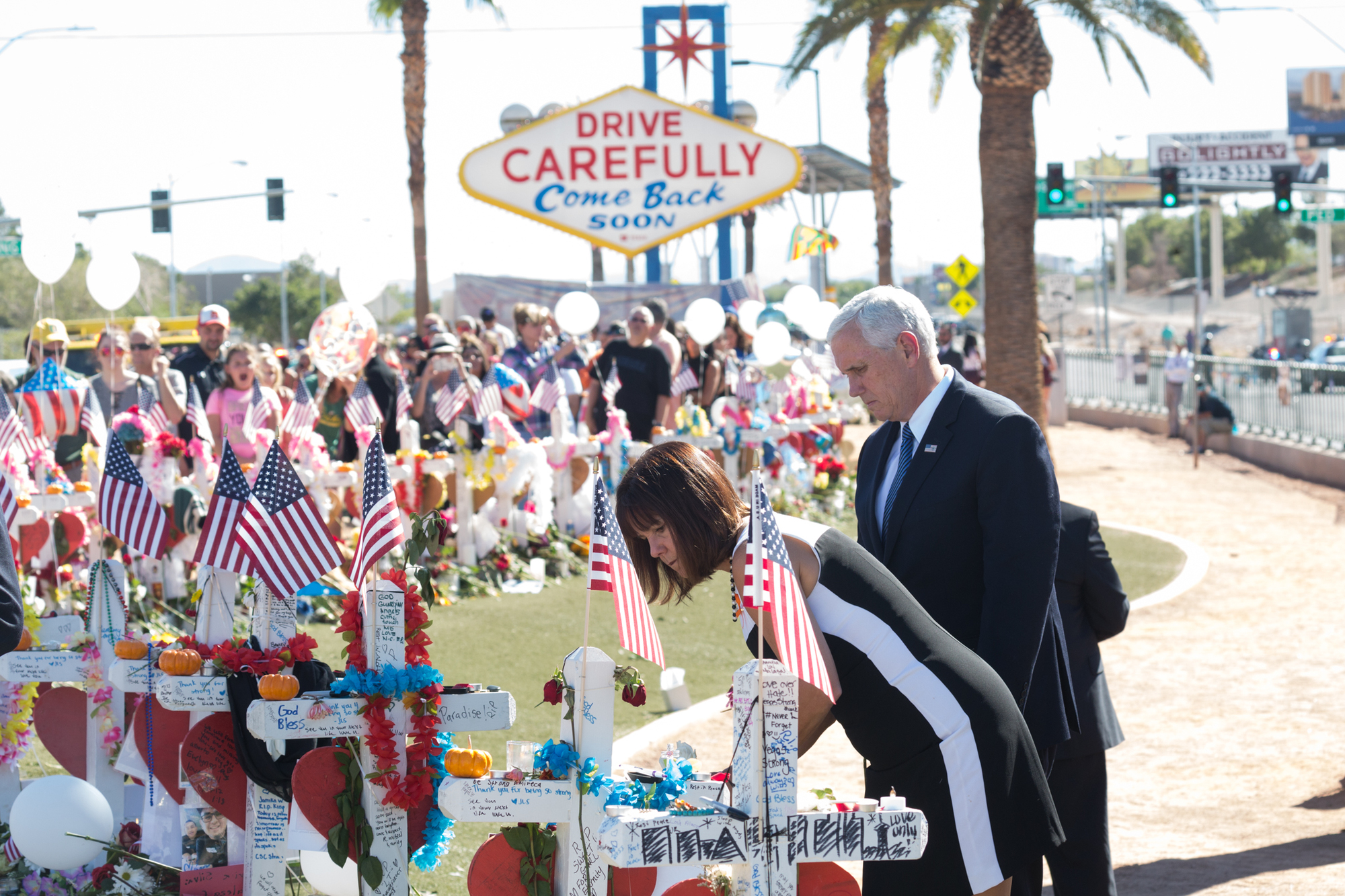 //lvsynergy.com/wp-content/uploads/2020/08/Mike_Pence_and_Karen_Pence_Las_Vegas_Memorial-1.jpg